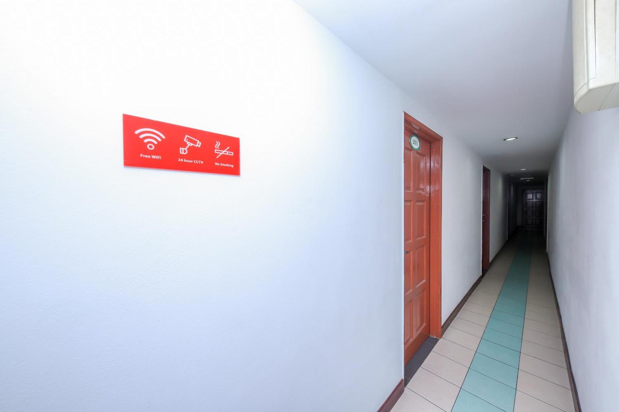 Super Oyo 321 Hotel D'Elegant Куала Лумпур Екстериор снимка