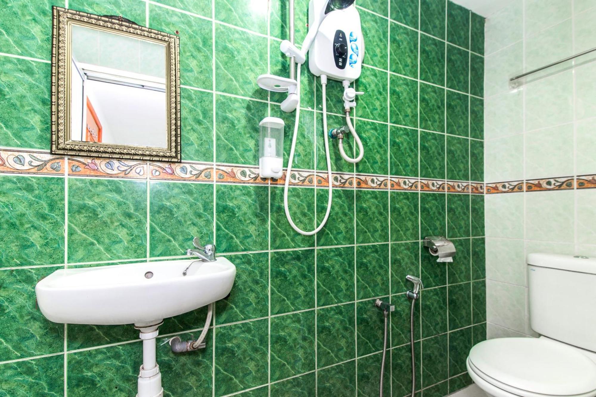 Super Oyo 321 Hotel D'Elegant Куала Лумпур Екстериор снимка